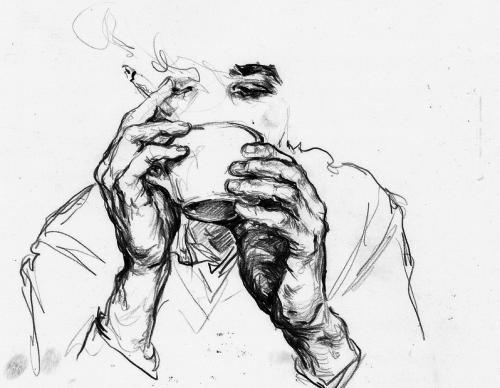 Парень с сигаретой и чашкой кофе в руках