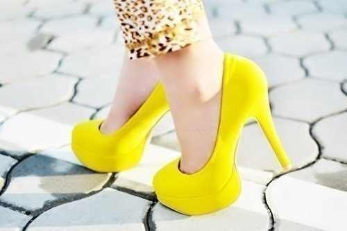 Туфельки лимонного цвета